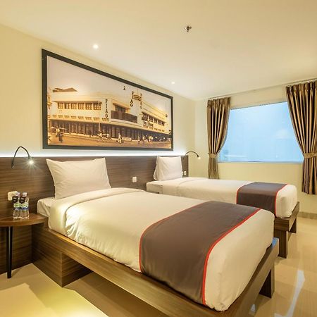 Super Oyo Collection O Hotel Pasar Baru Heritage Bandung Extérieur photo