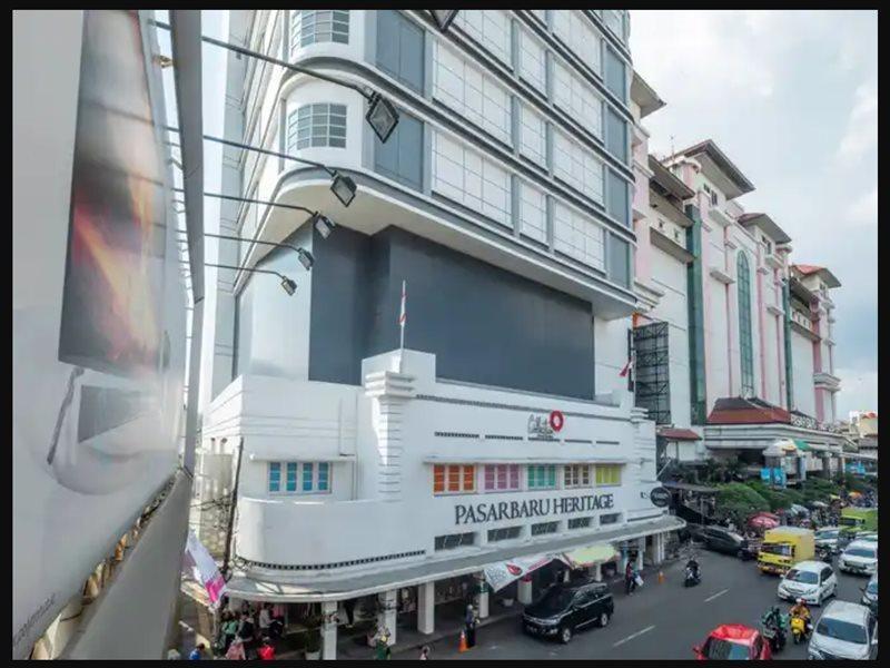 Super Oyo Collection O Hotel Pasar Baru Heritage Bandung Extérieur photo
