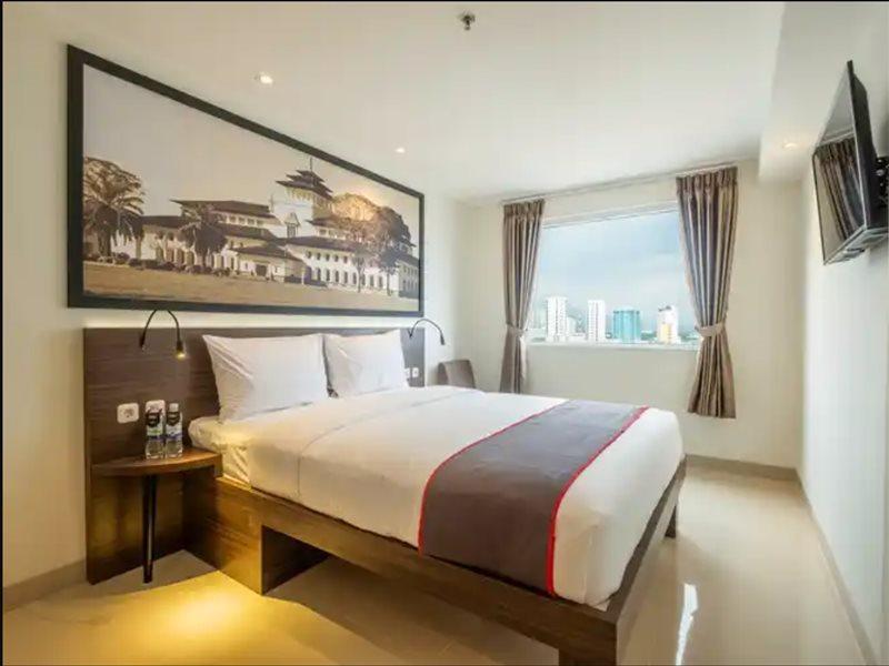 Super Oyo Collection O Hotel Pasar Baru Heritage Bandung Extérieur photo