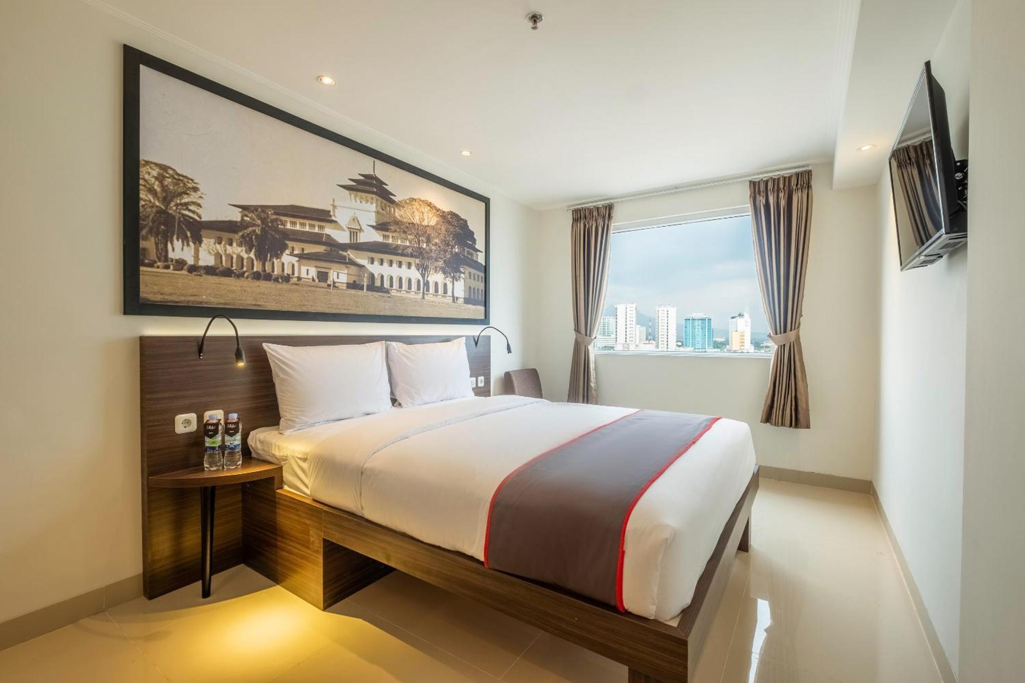 Super Oyo Collection O Hotel Pasar Baru Heritage Bandung Extérieur photo
