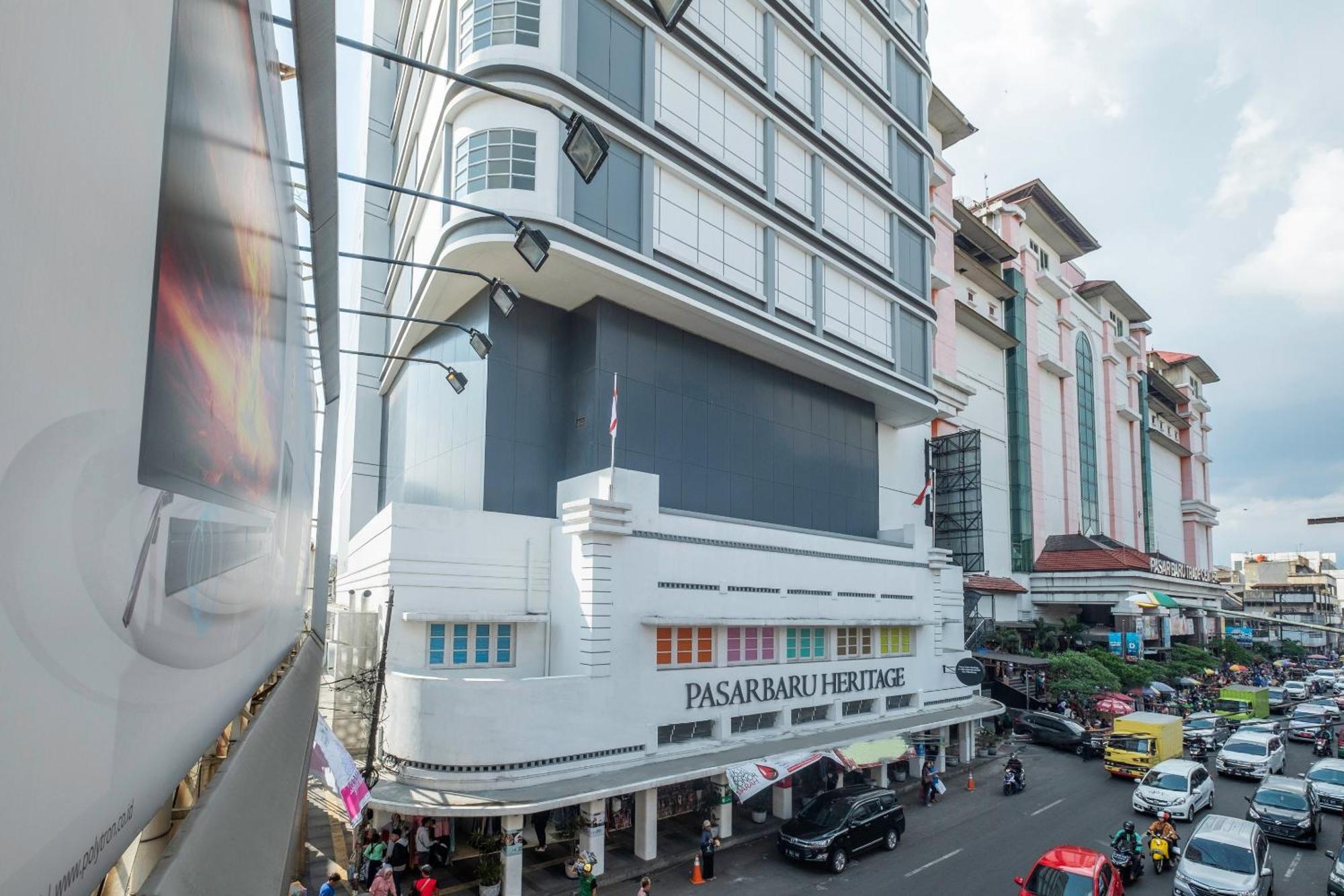 Super Oyo Collection O Hotel Pasar Baru Heritage Bandung Extérieur photo