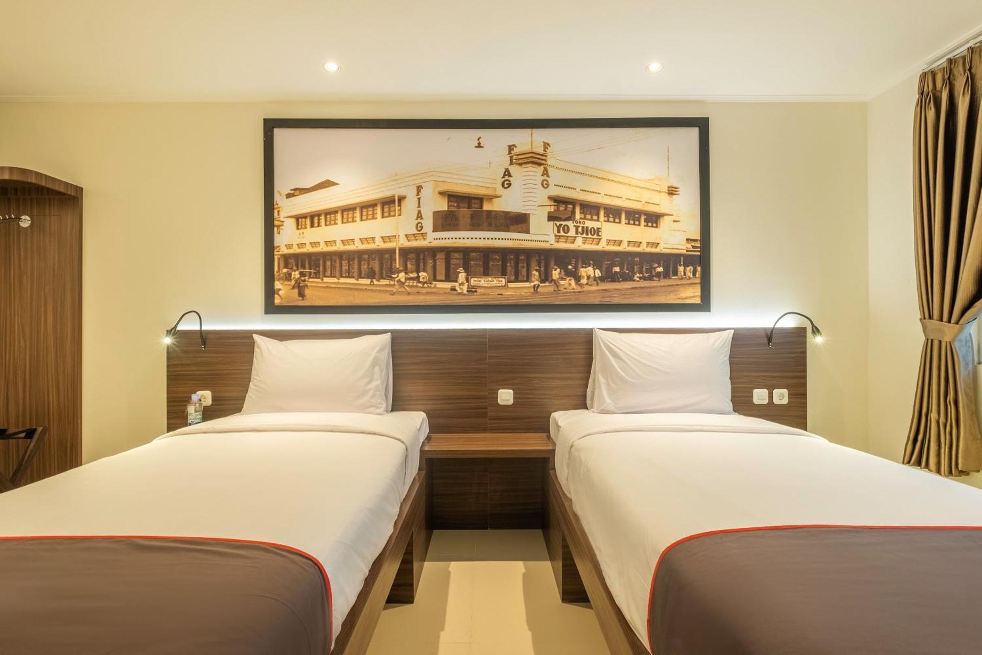 Super Oyo Collection O Hotel Pasar Baru Heritage Bandung Extérieur photo