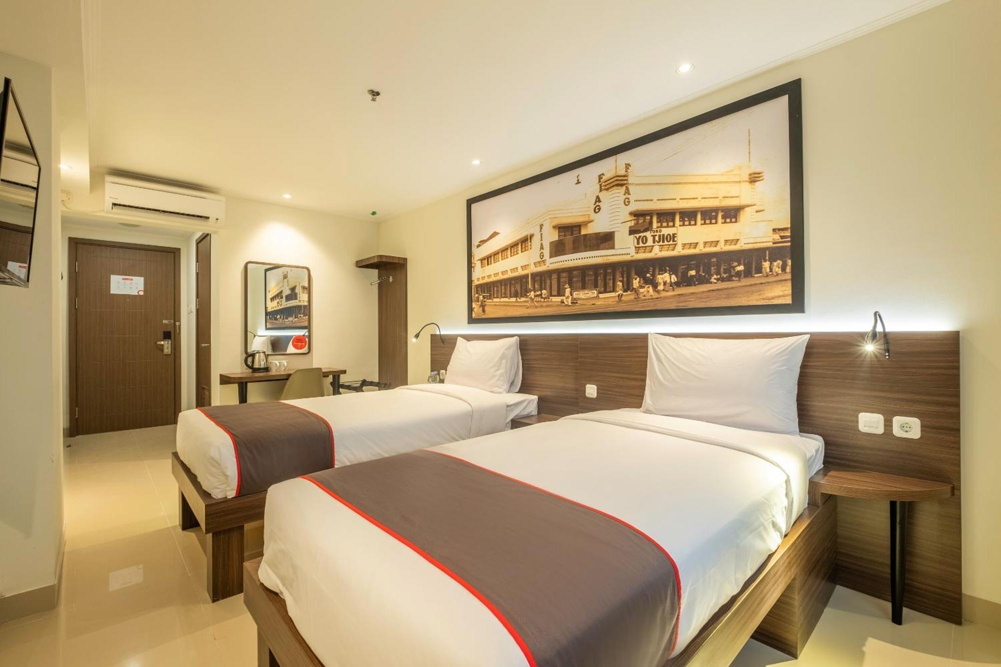 Super Oyo Collection O Hotel Pasar Baru Heritage Bandung Extérieur photo